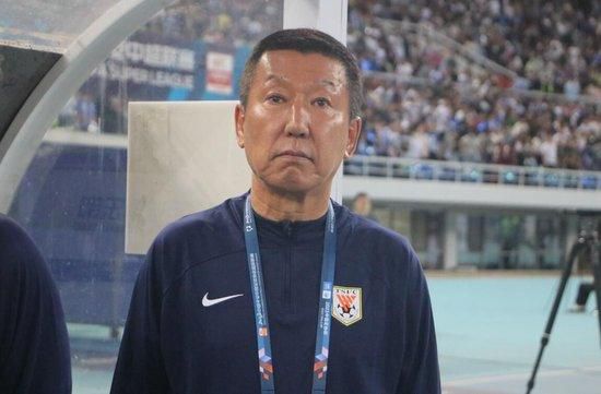男人和女人在床上操